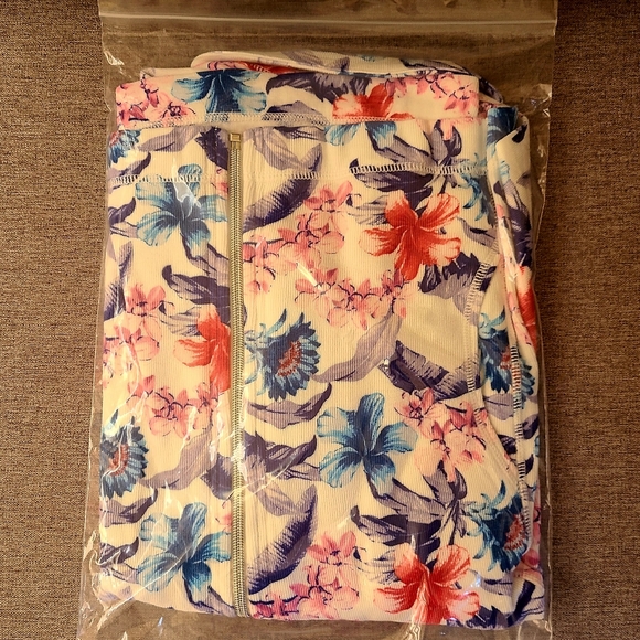 Holiday SALE + $88 DISCOUNT!! New Tommy Bahama Jacket. - Picture 4 of 6